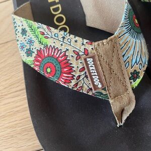 Rocket Dog Multicolor Floral Sandals